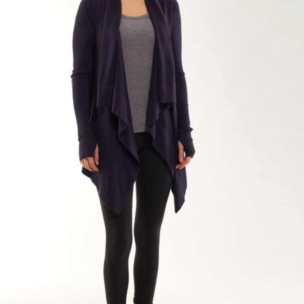 lululemon athletica Live Healthy Wrap in Dark Purple